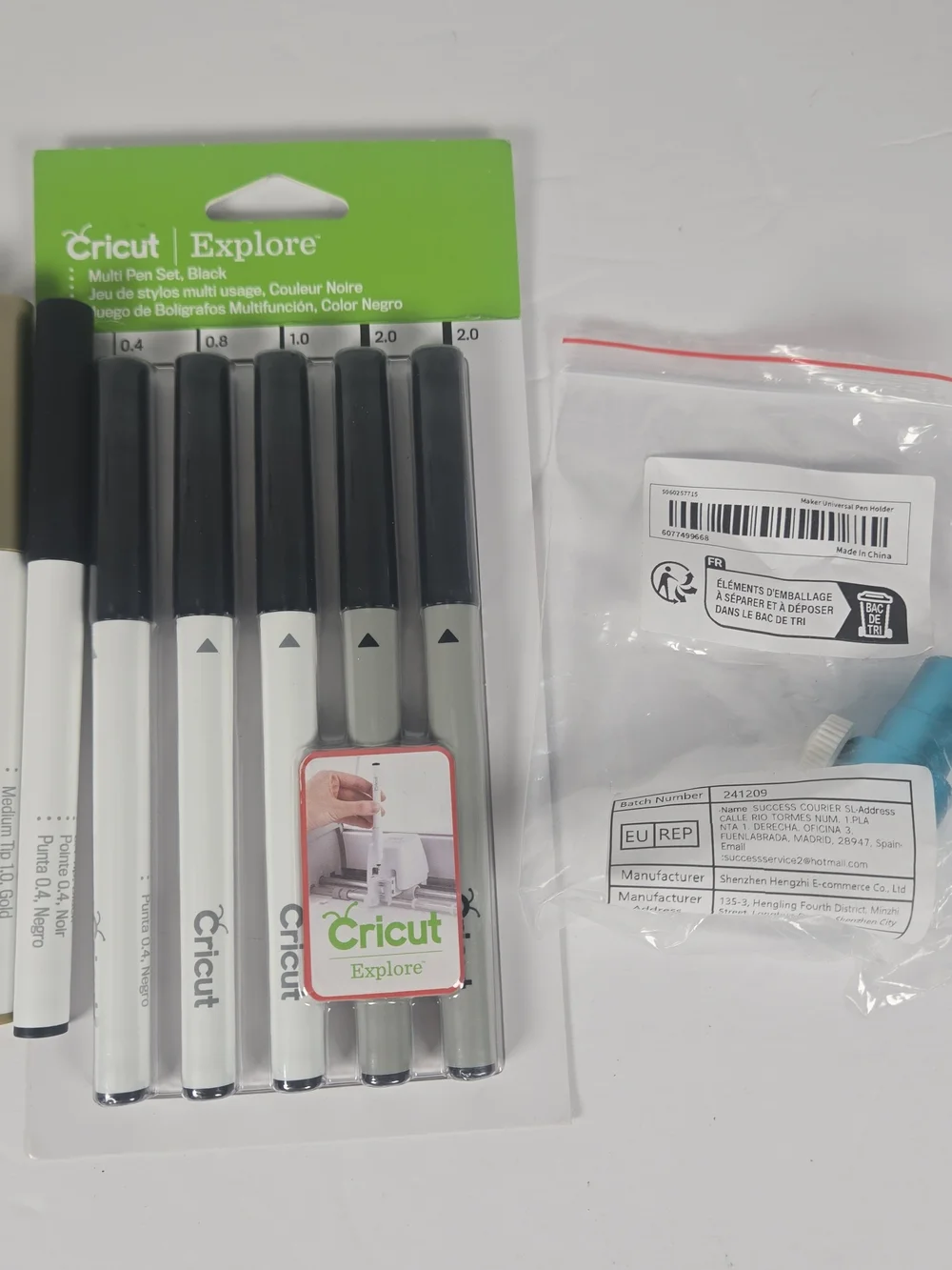 Cricut Explore Pens 15 Lot Black Gold Silver & Maker Universal Pen Holder